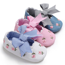 Load image into Gallery viewer, Bowknot Embroidered Flower Shoe - Little JQube
