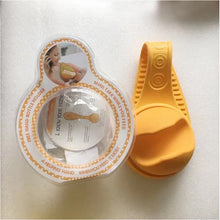 Load image into Gallery viewer, Hands Free Baby Bottle Holder - Little JQube
