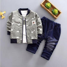 Load image into Gallery viewer, 3PCS Cartoon Print Boys Outfit - Little JQube
